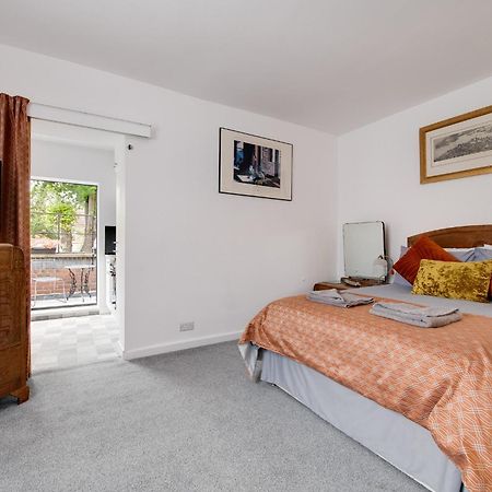 Ferryman Apartments By Places To Be Portsmouth Bagian luar foto