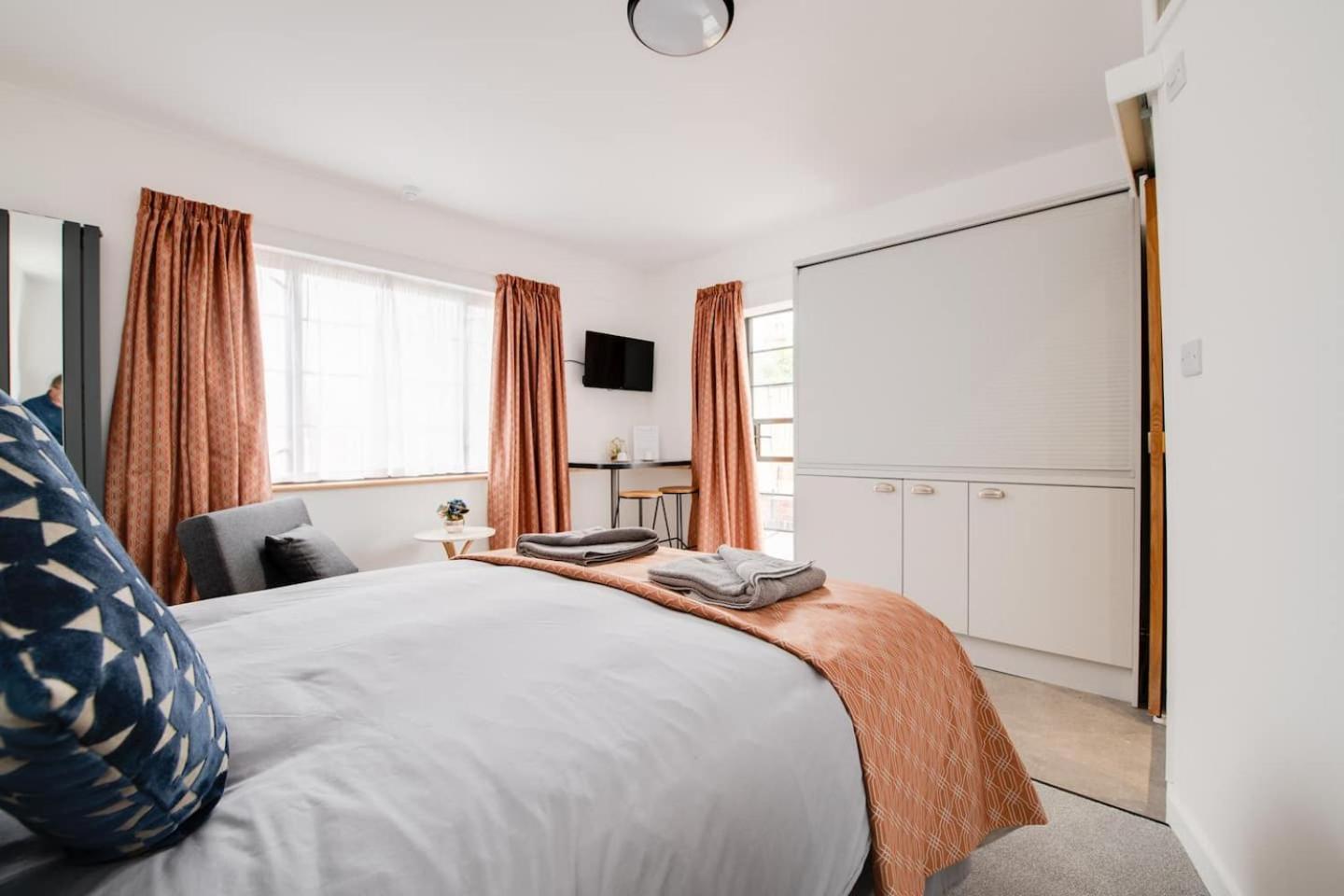 Ferryman Apartments By Places To Be Portsmouth Bagian luar foto