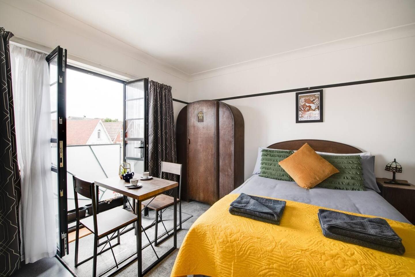 Ferryman Apartments By Places To Be Portsmouth Bagian luar foto