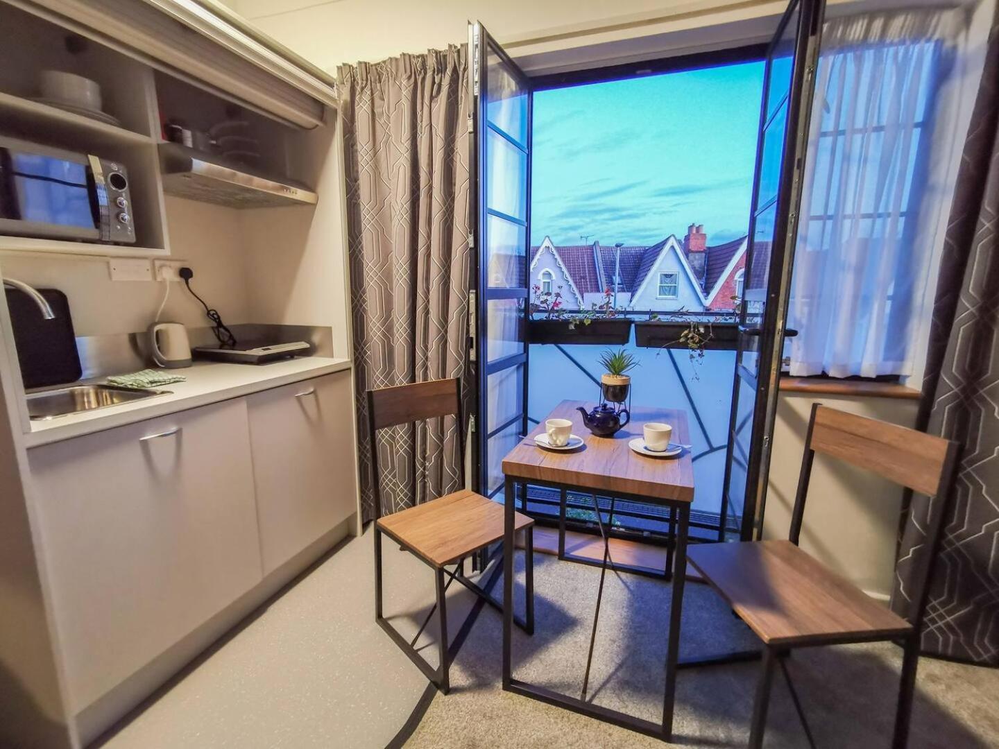 Ferryman Apartments By Places To Be Portsmouth Bagian luar foto