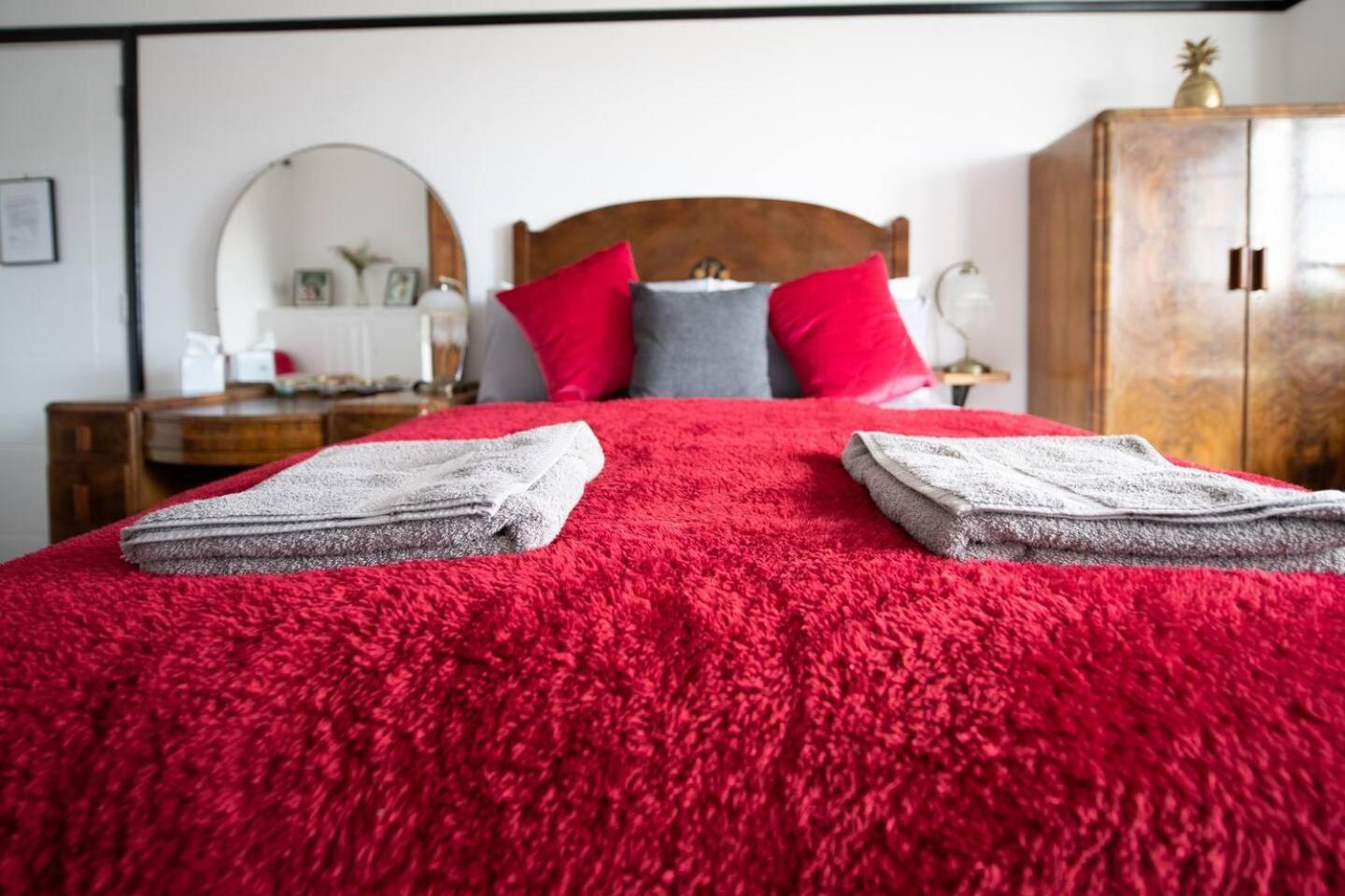 Ferryman Apartments By Places To Be Portsmouth Bagian luar foto