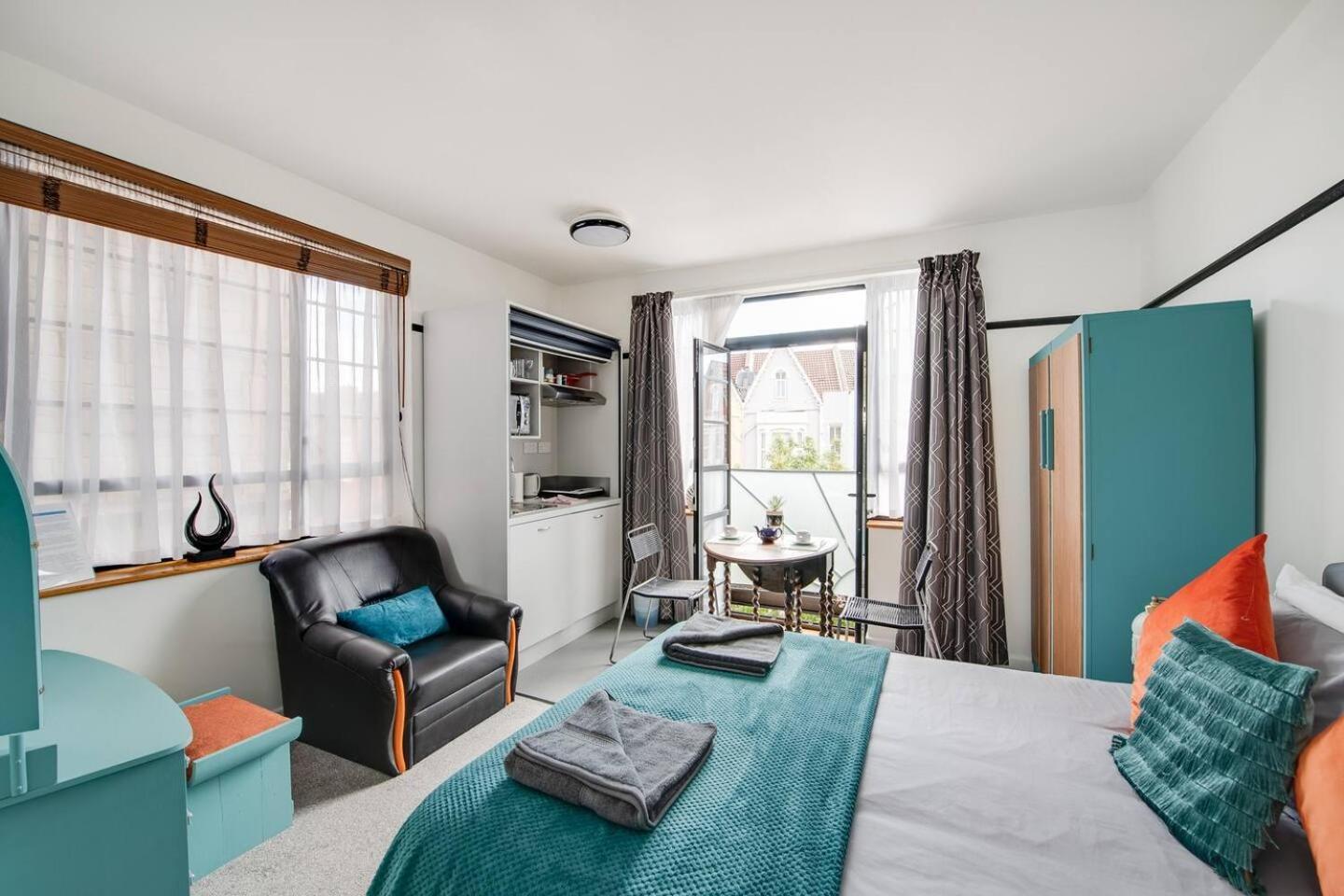 Ferryman Apartments By Places To Be Portsmouth Bagian luar foto
